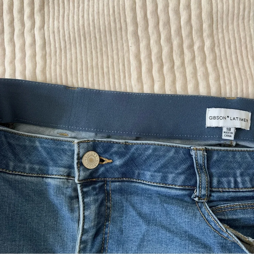 Gibson Latimer Jean Shorts Stretch Waist Light Distressing Women’s 18‎